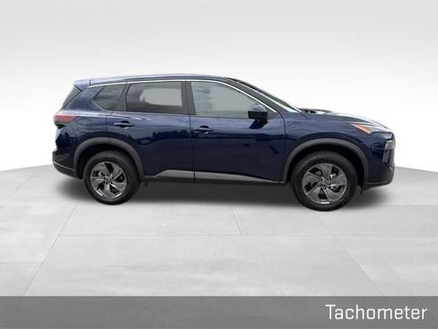 Used 2025 Nissan Rogue SV AWD/4WD image 17