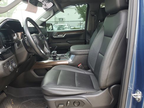Used 2024 Chevrolet Silverado 1500 RST w/ Convenience Package II AWD/4WD image 18