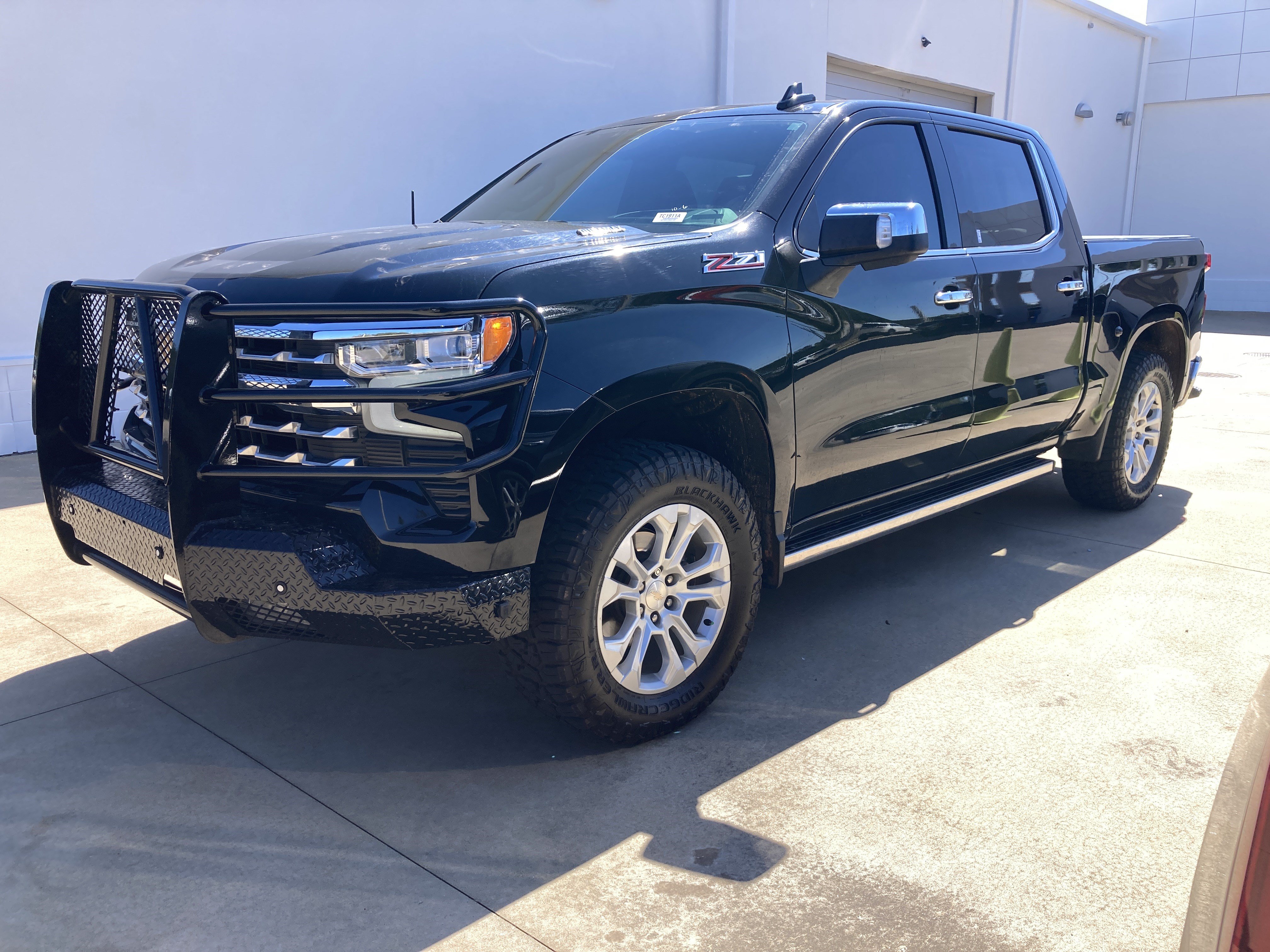Used 2022 Chevrolet Silverado 1500 LTZ w/ LTZ Premium Package AWD/4WD image 1