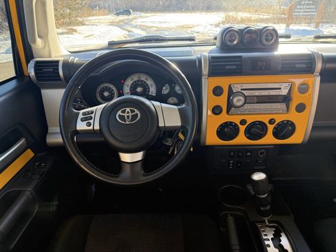 Used 2007 Toyota FJ Cruiser 4WD w/ Upgrade Pkg 2 image 28