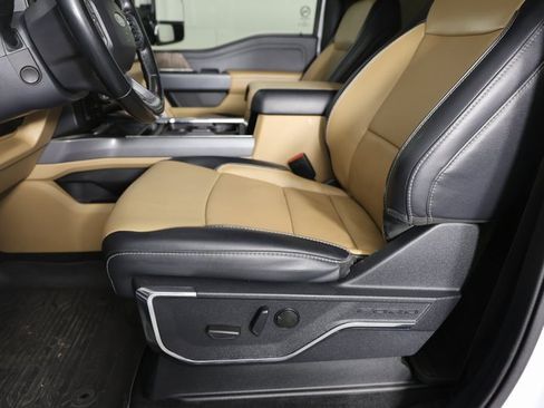 Used 2023 Ford F250 Lariat w/ Chrome Package image 15