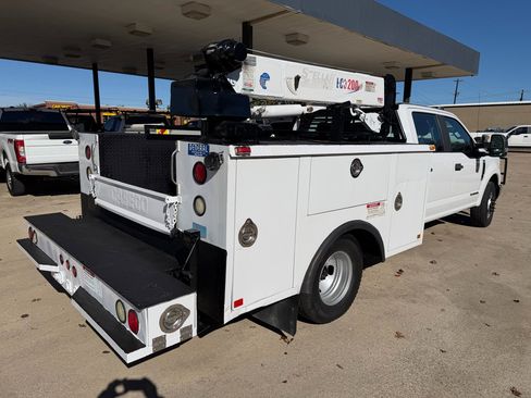 Used 2017 Ford F350 XL w/ Power Equipment Group image 4