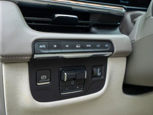 Used 2023 Cadillac Escalade ESV Sport Platinum AWD/4WD image 20