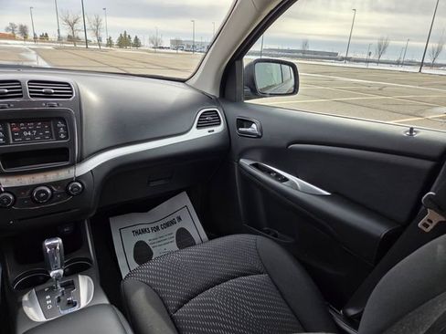 Used 2018 Dodge Journey SE image 47