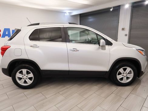 Used 2019 Chevrolet Trax LT w/ LT Convenience Package AWD/4WD image 6