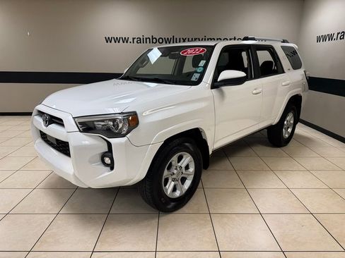 Used 2022 Toyota 4Runner SR5 image 3