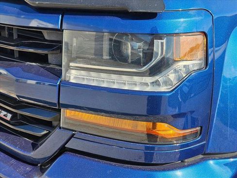 Used 2018 Chevrolet Silverado 1500 LT w/ Texas Edition image 10