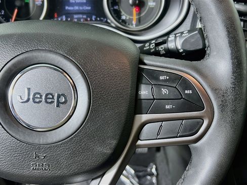 Used 2022 Jeep Cherokee Latitude Lux FWD image 19