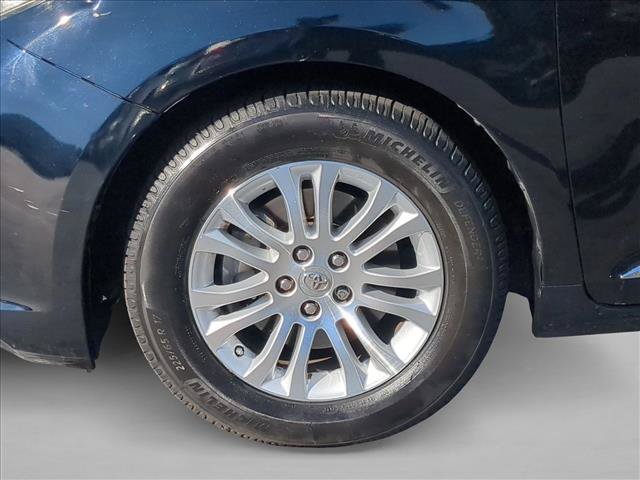 Used 2015 Toyota Sienna XLE w/ XLE Navigation Package FWD image 25