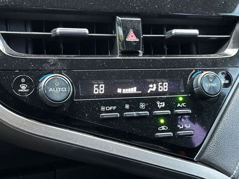 Used 2022 Toyota Camry SE image 20