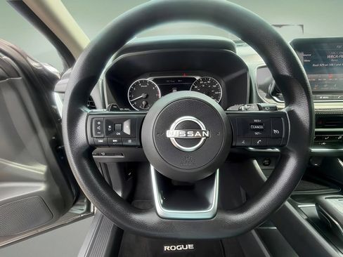 Used 2024 Nissan Rogue S AWD/4WD image 13