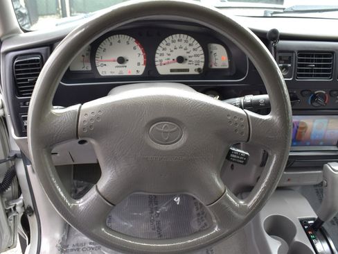 Used 2004 Toyota Tacoma PreRunner image 12