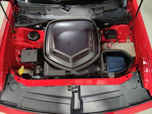 Used 2015 Dodge Challenger R/T Plus image 4