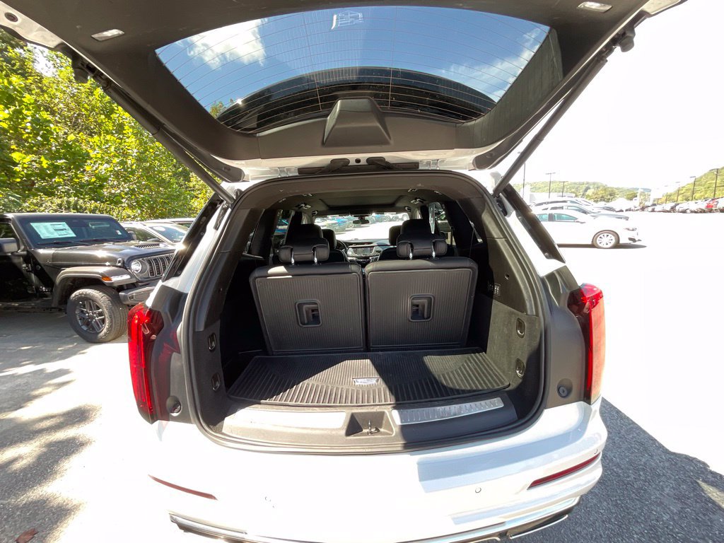 Used 2024 Cadillac XT6 Premium Luxury w/ LPO, Floor Liner Package AWD/4WD image 27