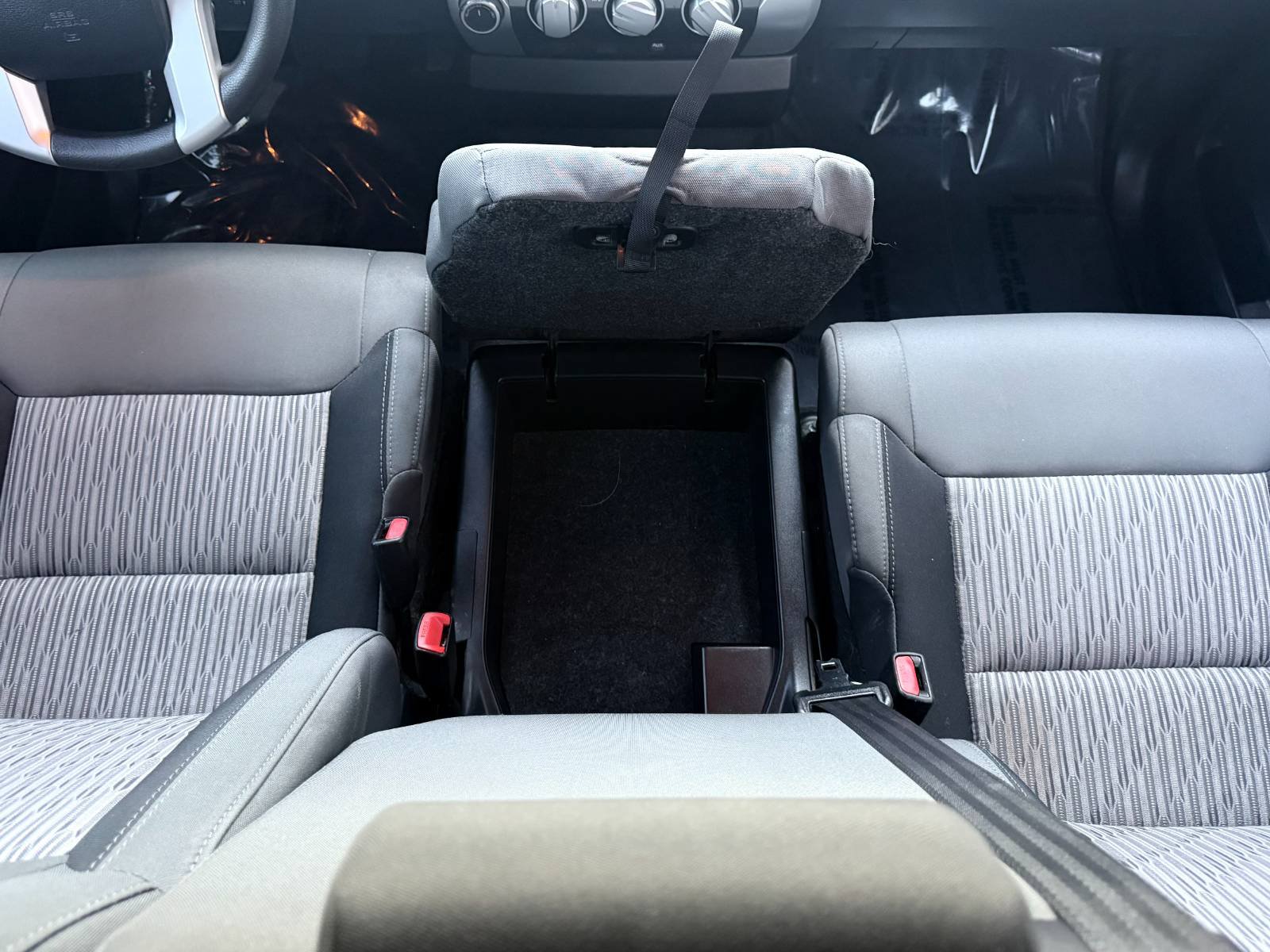 Used 2015 Toyota Tundra SR5 AWD/4WD image 28
