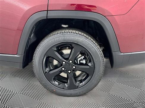 New 2025 Jeep Grand Cherokee L Altitude image 16