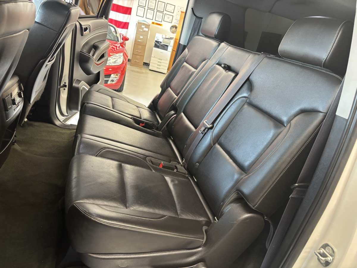 Used 2015 GMC Yukon XL SLT w/ Open Road Package RWD image 23