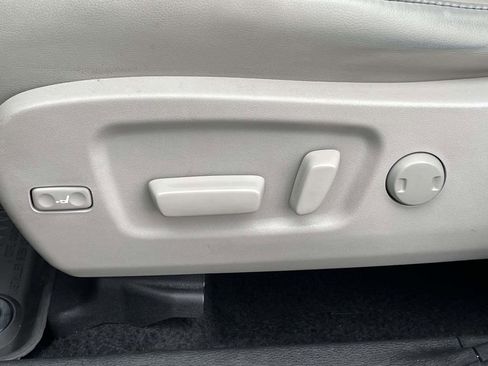 Used 2019 Toyota Highlander Limited image 9