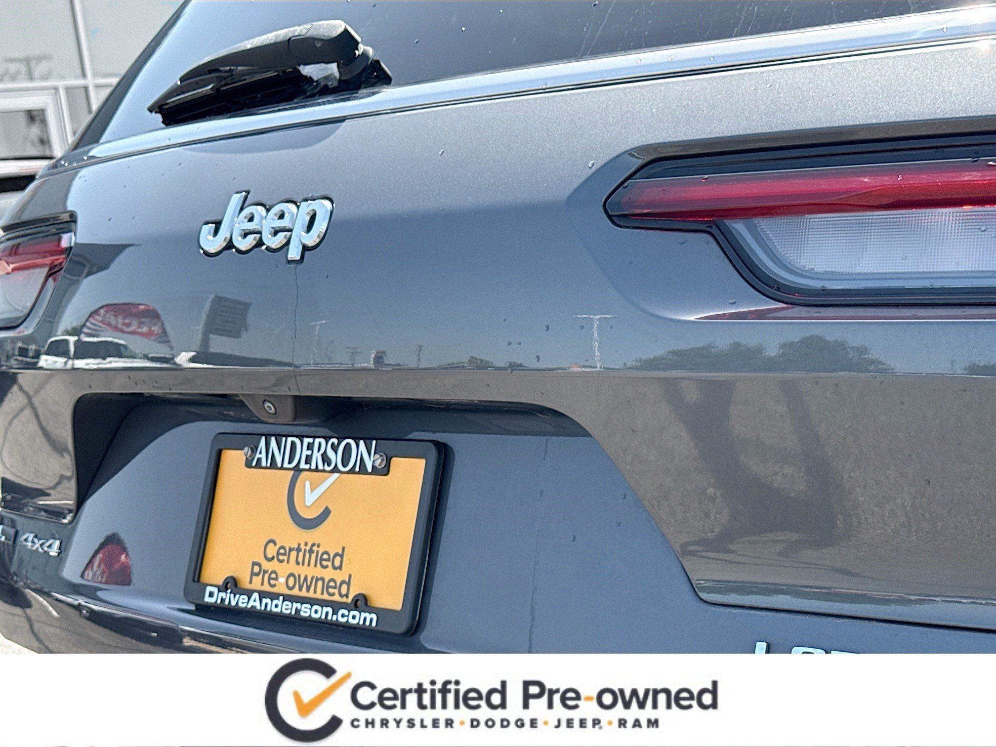 Used 2023 Jeep Grand Cherokee L Laredo w/ Luxury Tech Group I AWD/4WD image 15