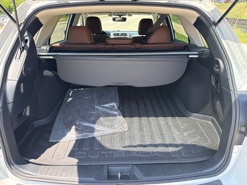 Used 2019 Subaru Outback 3.6R Touring w/ Popular Package #3A AWD/4WD image 16