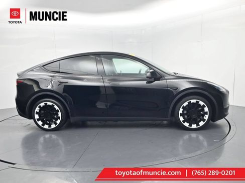Used 2020 Tesla Model Y Long Range AWD/4WD image 1