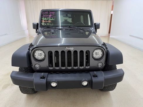 Used 2018 Jeep Wrangler Unlimited Rubicon w/ Dual Top Group AWD/4WD image 8