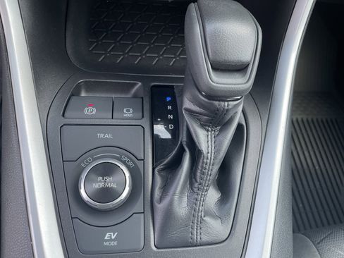 Used 2021 Toyota RAV4 XLE w/ XLE Grade Weather Package image 40