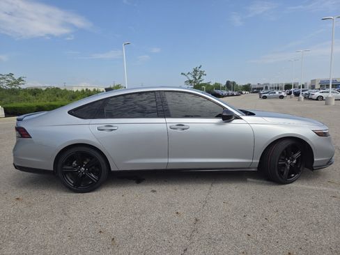Used 2025 Honda Accord Sport image 19