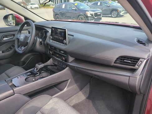 Used 2026 Nissan Rogue SV FWD image 34