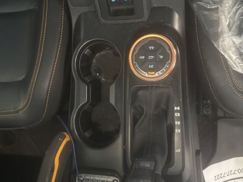 Used 2024 Ford Bronco Badlands image 11