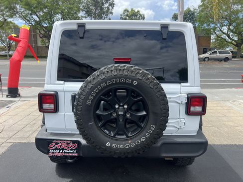 Used 2021 Jeep Wrangler Unlimited Sport image 8