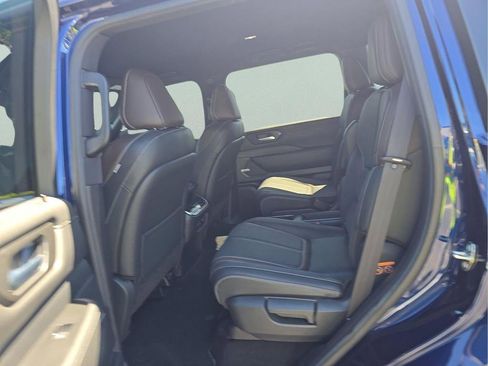 Used 2025 Nissan Armada SL w/ Captain's Chari Seat Package AWD/4WD image 5
