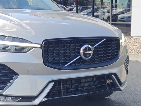 Used 2025 Volvo XC60 B5 Plus image 31
