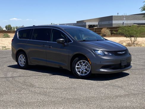Used 2023 Chrysler Voyager LX FWD image 34