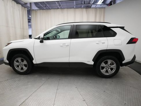 Used 2024 Toyota RAV4 XLE AWD/4WD image 23