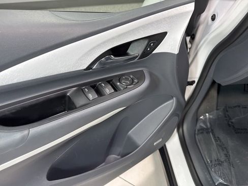 Used 2020 Chevrolet Bolt Premier w/ Infotainment Package image 8