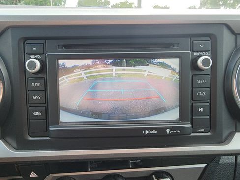 Used 2016 Toyota Tacoma SR5 image 38