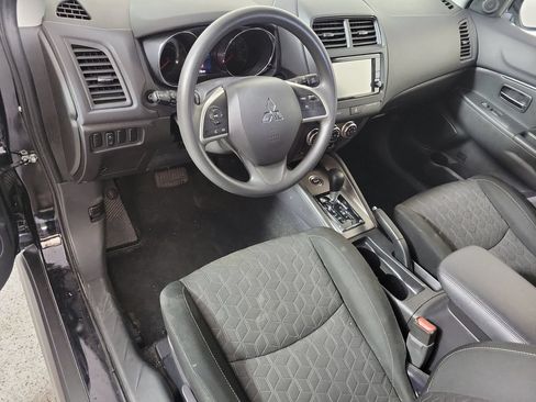 Used 2025 Mitsubishi Outlander Sport AWD image 11