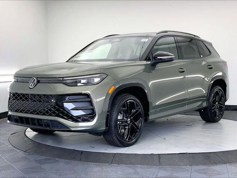 New 2026 Volkswagen Tiguan SE R-Line AWD/4WD image 1