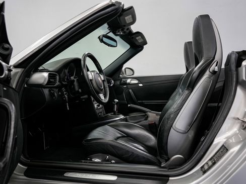 Used 2005 Porsche 911 Carrera S RWD image 18