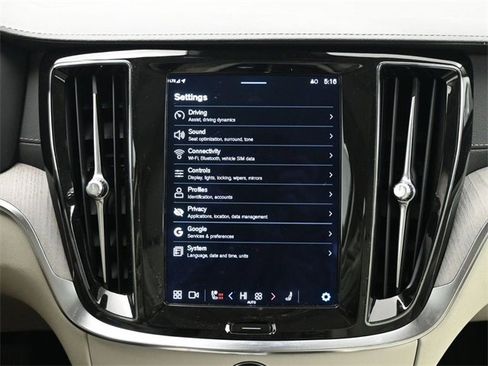 Used 2023 Volvo S60 B5 Ultimate w/ Climate Package image 15