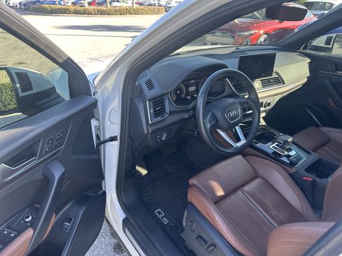 Used 2021 Audi Q5 Premium Plus w/ Premium Plus Package image 10