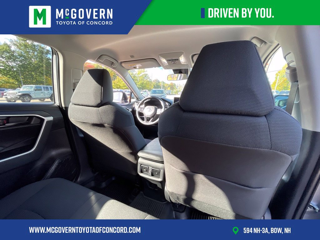 Used 2023 Toyota RAV4 LE AWD/4WD image 22