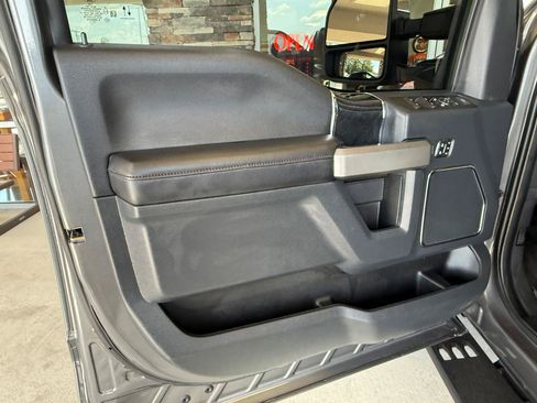 Used 2022 Ford F350 Platinum w/ Tremor Off-Road Package AWD/4WD image 10