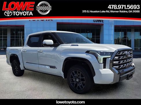 Used 2025 Toyota Tundra Platinum AWD/4WD image 1