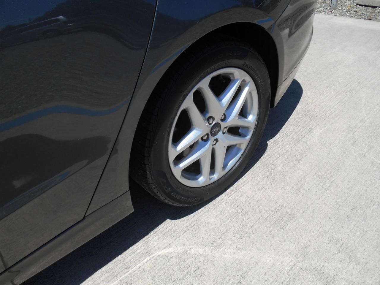 Used 2016 Ford Fusion SE FWD image 15