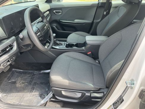 Used 2025 Kia K4 LXS FWD image 24