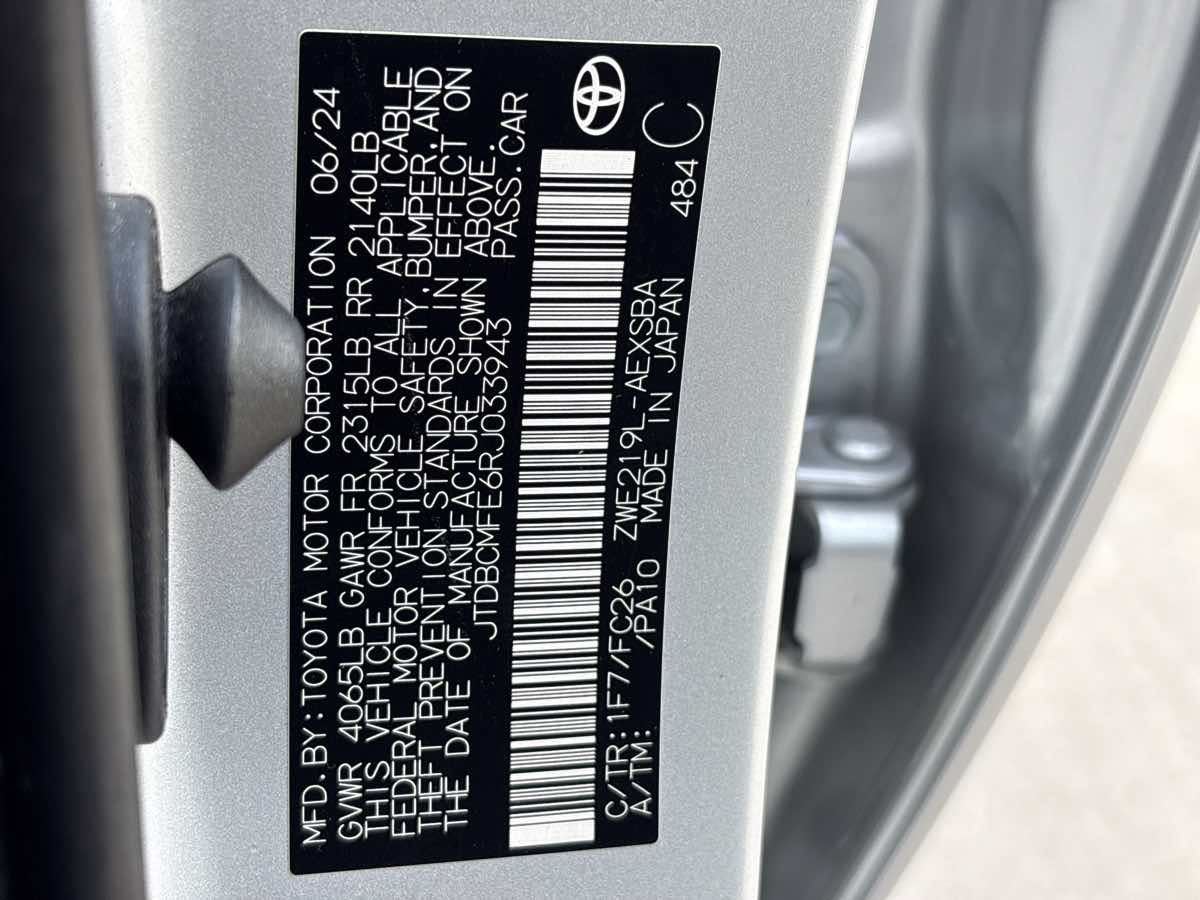 Used 2024 Toyota Corolla SE w/ SE Package FWD image 27