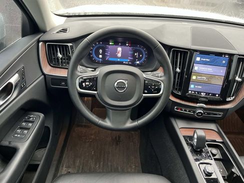 Used 2023 Volvo XC60 B5 Plus w/ Protection Package Premier image 14