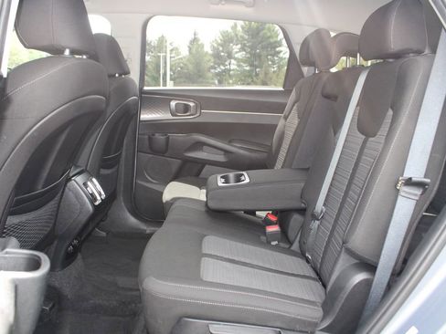 Used 2022 Kia Sorento LX FWD image 13